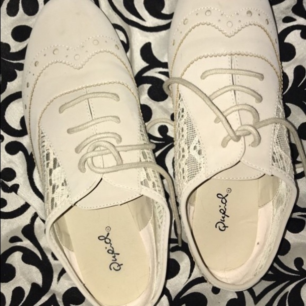 Beige vintage style shoes
